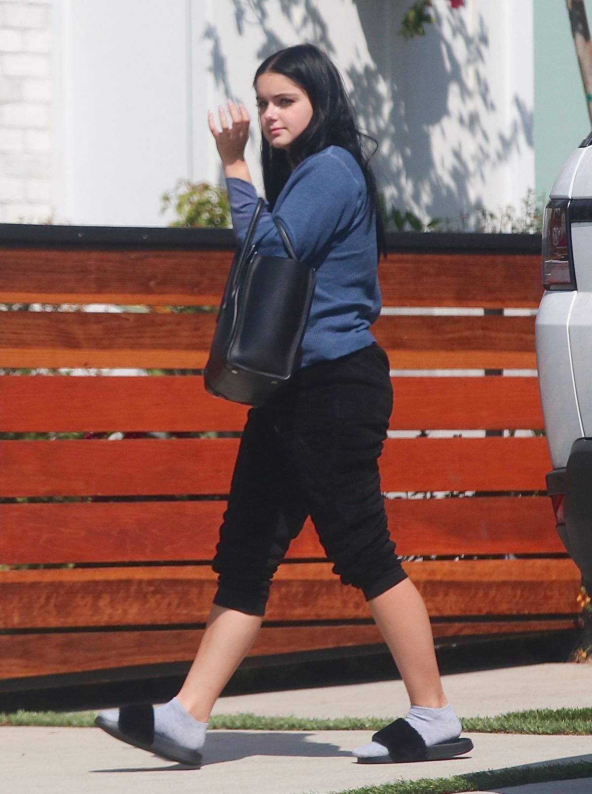 ariel-winter-out-and-about-in-los-angeles-09-20-2017-0.jpg
