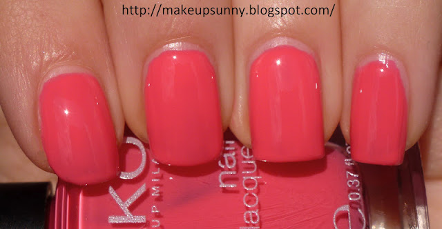 swatch+kiko+nuovo+smalto+2012+nail+lacquer+360+Rosa+Fragola+Due+passate.jpg