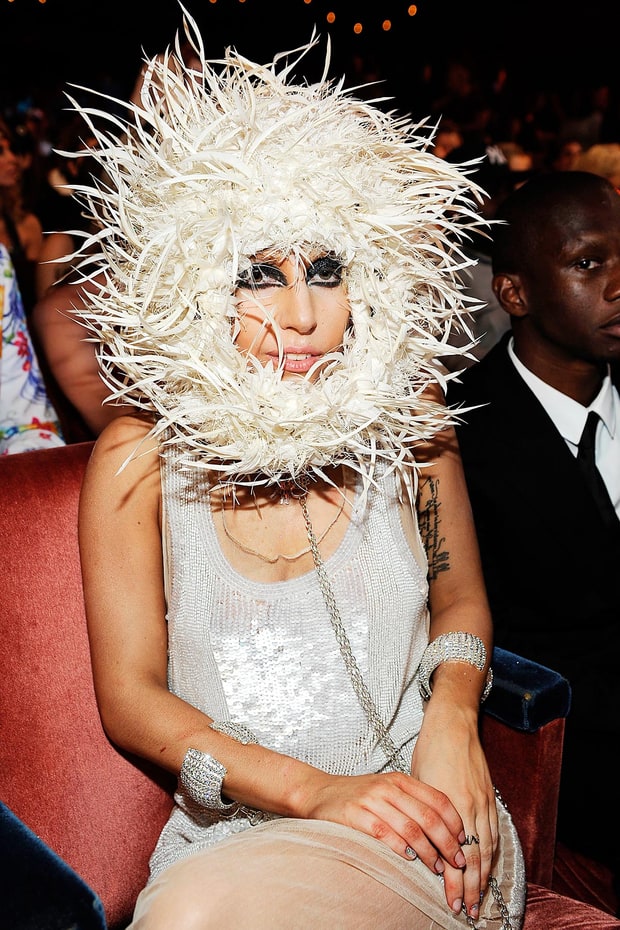 1376503483_lady-gaga-zoom-05.jpg