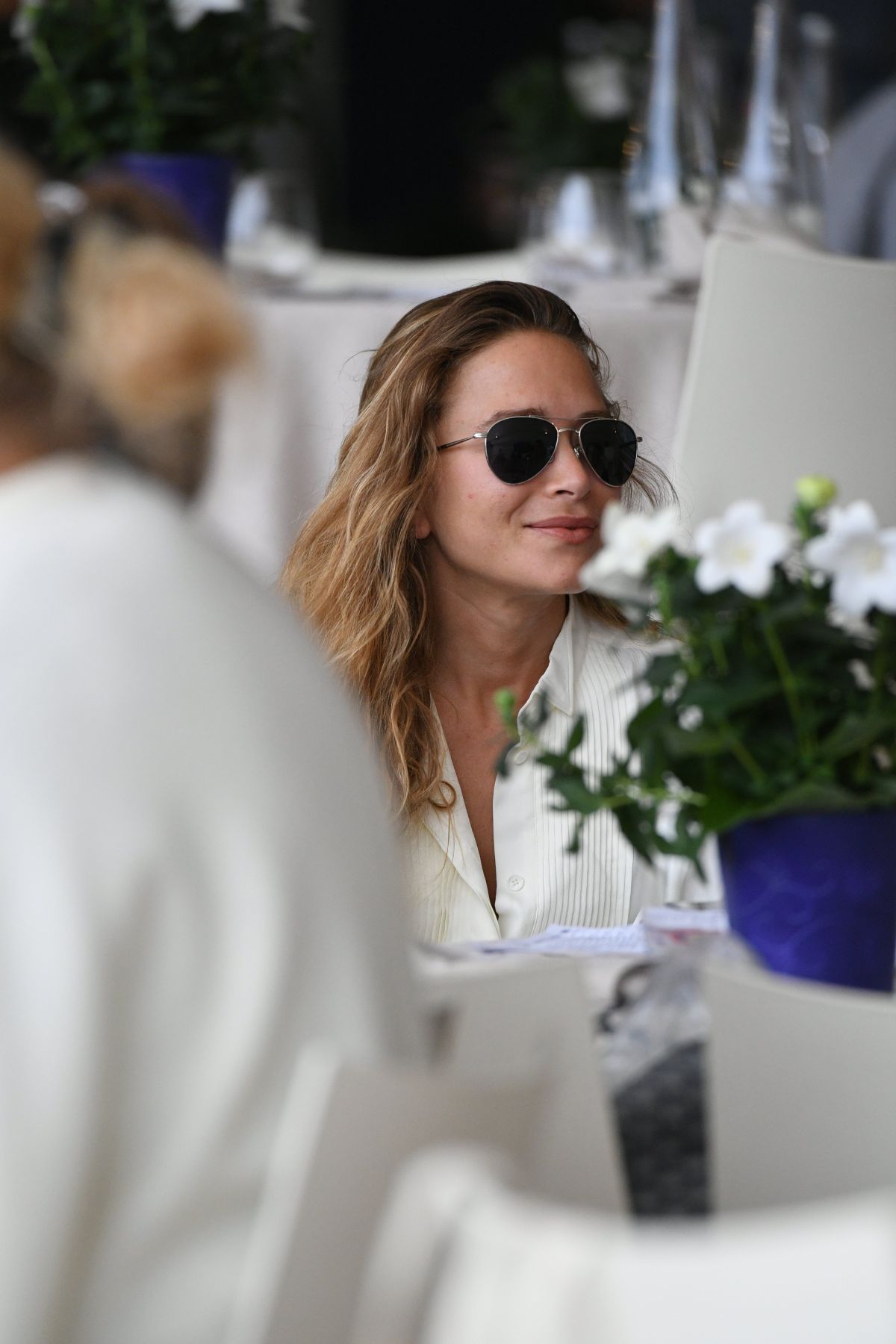 mary-kate-olsen-at-longines-paris-eiffel-jumping-in-paris-07-02-2017_6.jpg