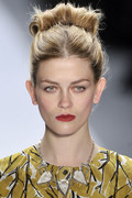 LUCA_LUCA_FALL_RTW_2011_BEAUTY_003_runway.jpg