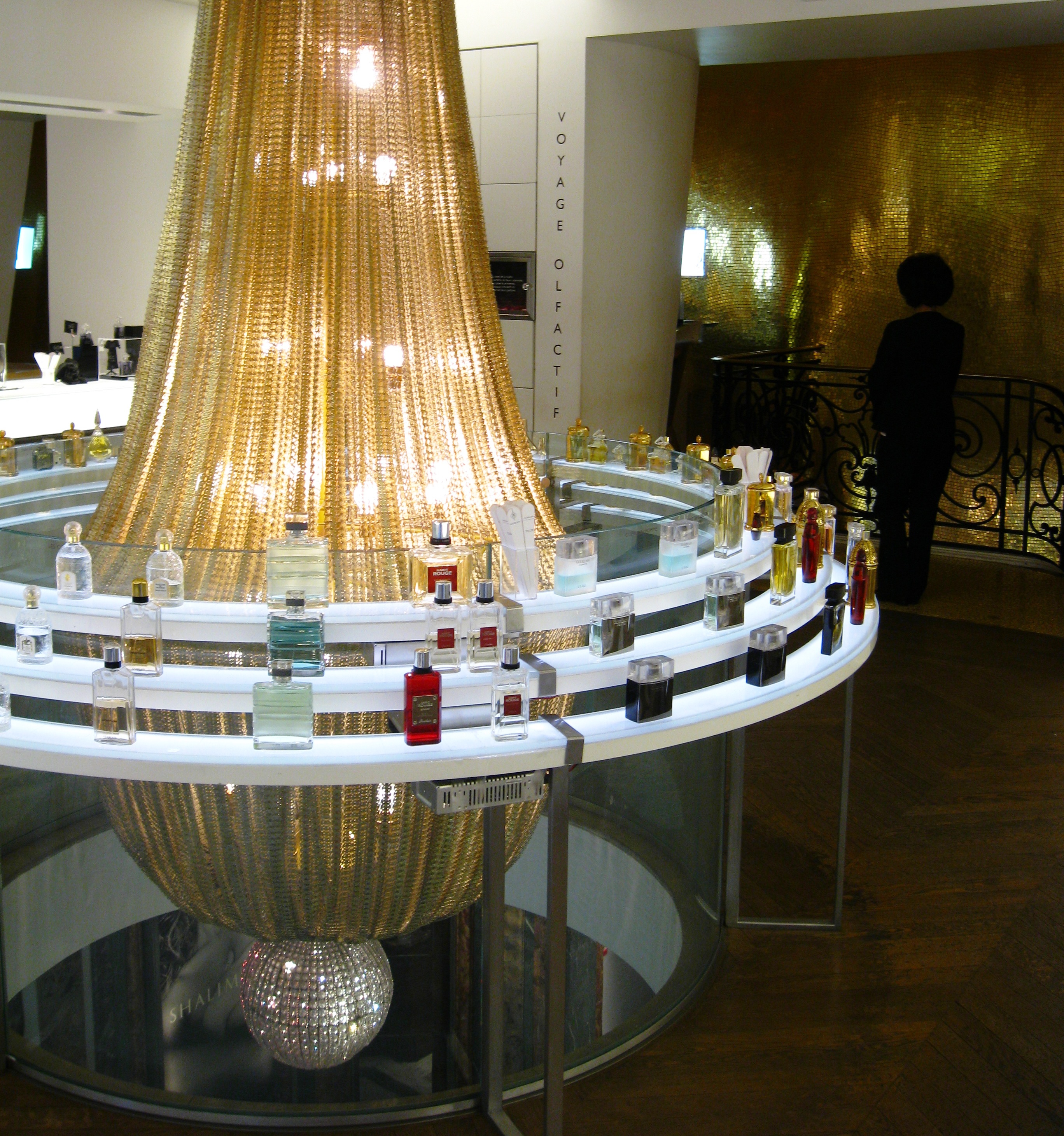 guerlain-paris-fragrance-ruban-d_or1.jpg