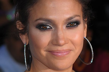 celebrity-makeup-looks-brown-eyes-jennifer-lopez-01.jpg