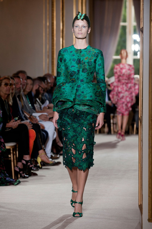 Giambattista_Valli_Fall_2012_Pl1_VJw_PFedhx.jpg