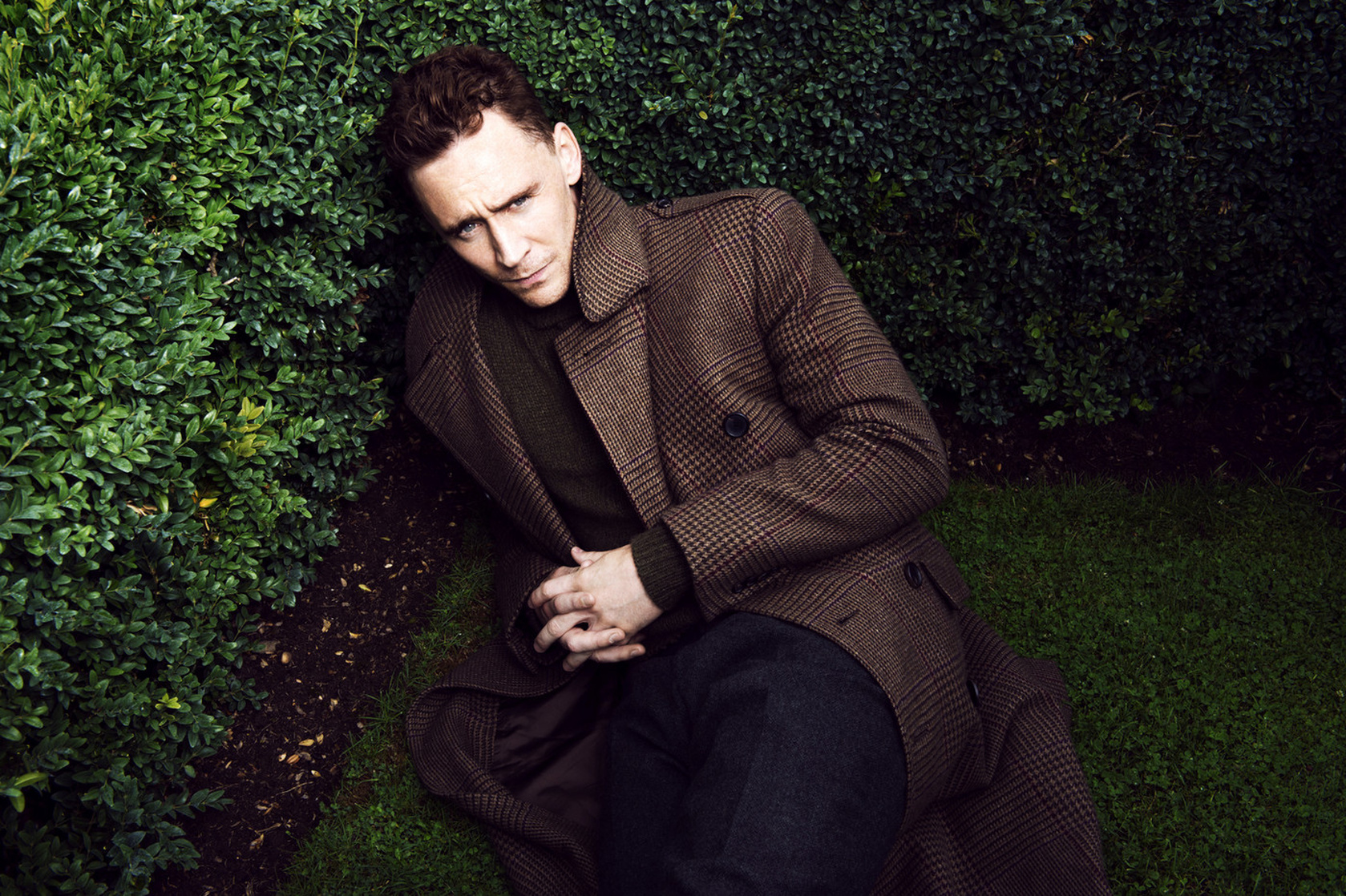 1118full-tom-hiddleston.jpg