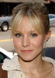 th_18772_Preppie_KristenBell080208-R982_122_1029lo.jpg