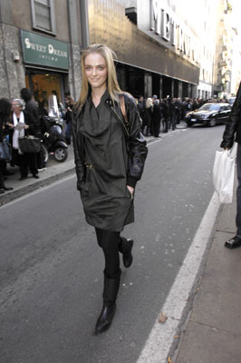 vroslyakova_07feb_allblack.jpg