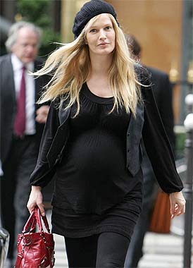 karen-mulder-pregnant1a.jpg