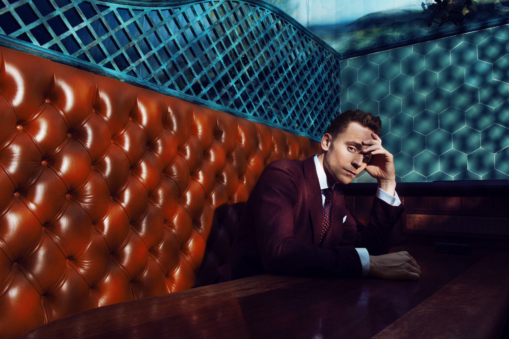 1118full-tom-hiddleston.jpg