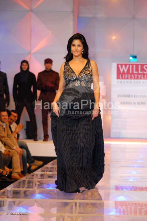 Katrina%20Kaif%20at%20Best%20of%20Wills%20India%20Fashion%20Week%20Part%202%20%285%29.jpg