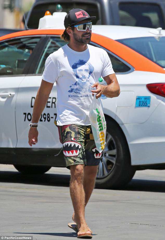 4DD412FA00000578-0-image-m-2_1530556680370.jpg