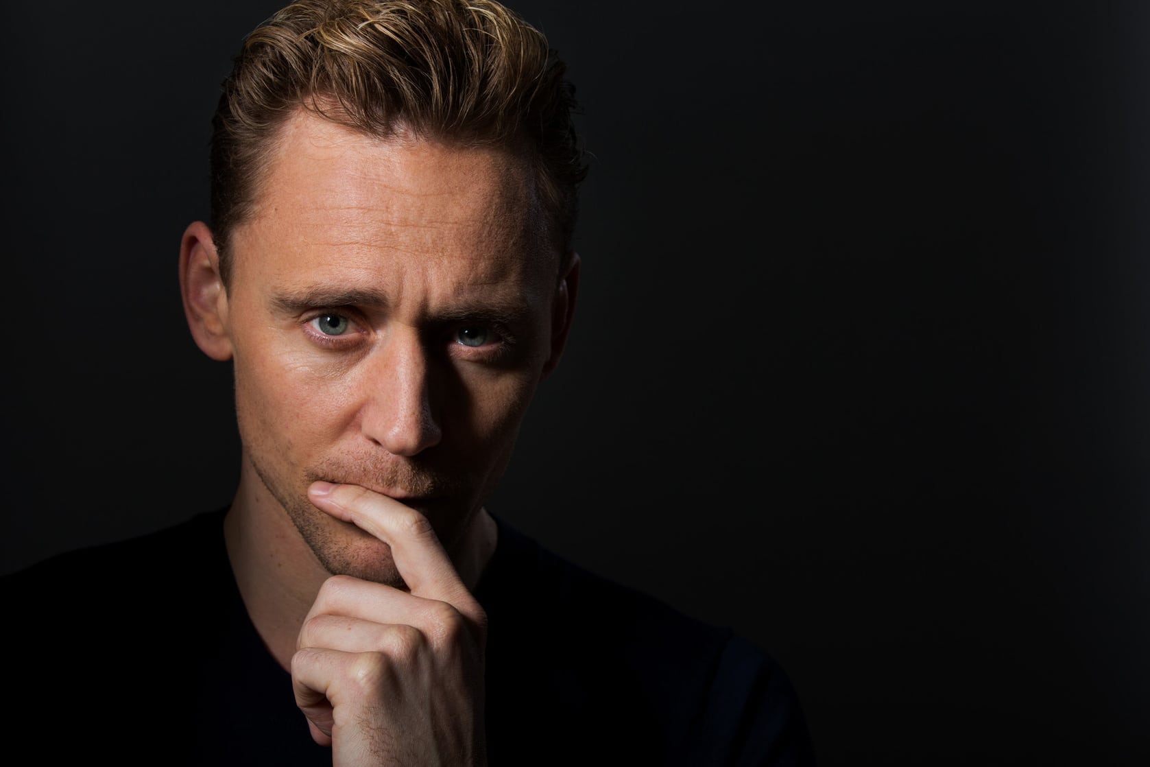 1118full-tom-hiddleston.jpg