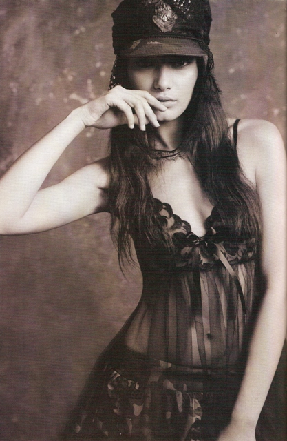 elle-frontal-assault-07.jpg