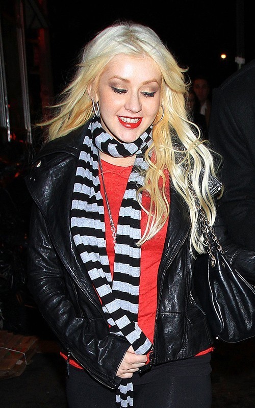 Christina-out-in-NYC-christina-aguilera-17320987-500-800.jpg