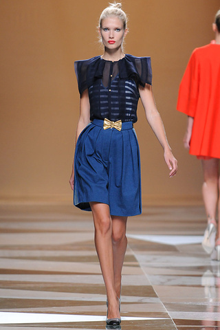 ailanto_pasarela_274390535_320x480.jpg