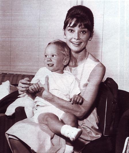 audrey-audrey-hepburn-8690378-448-529.jpg