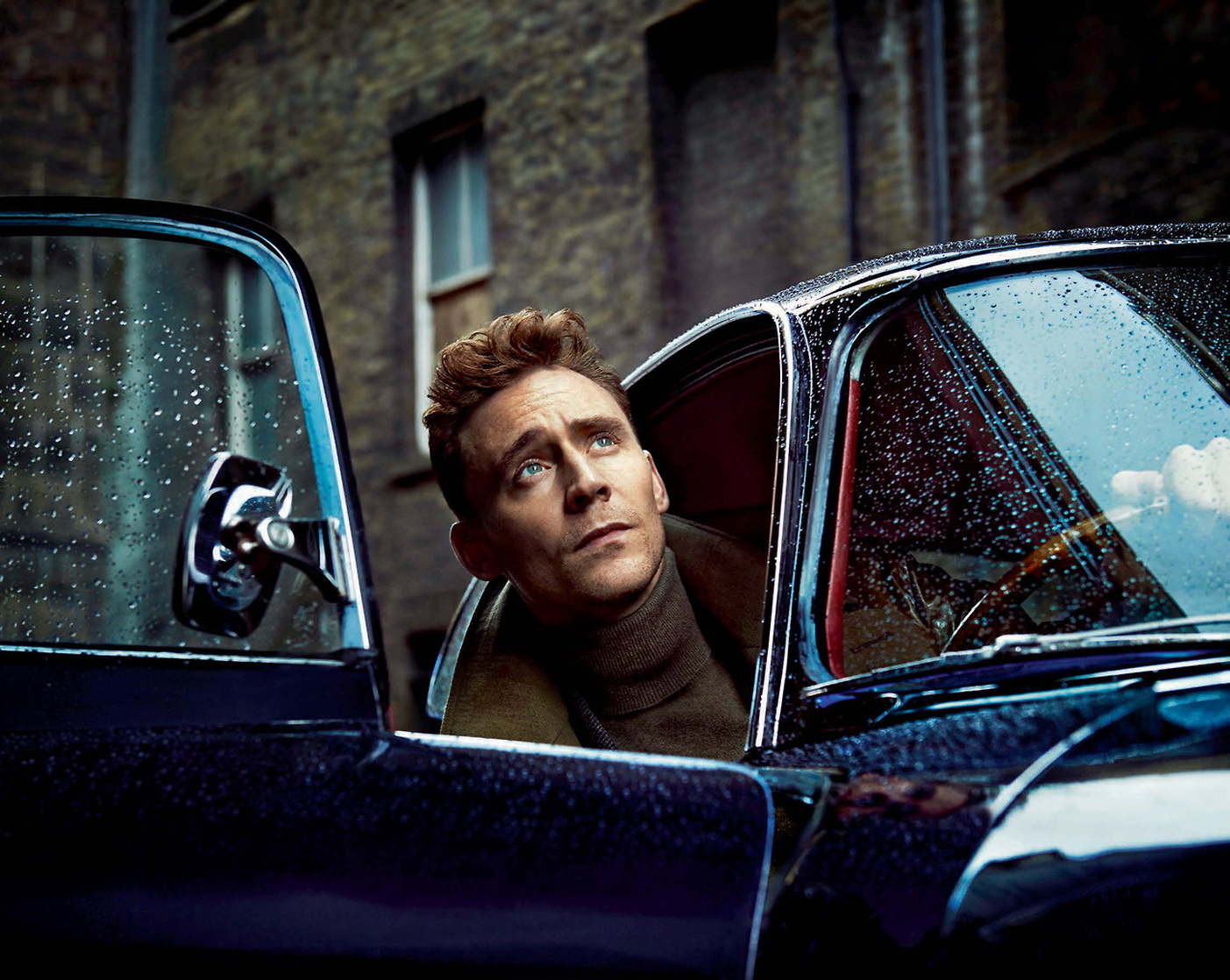 1118full-tom-hiddleston.jpg