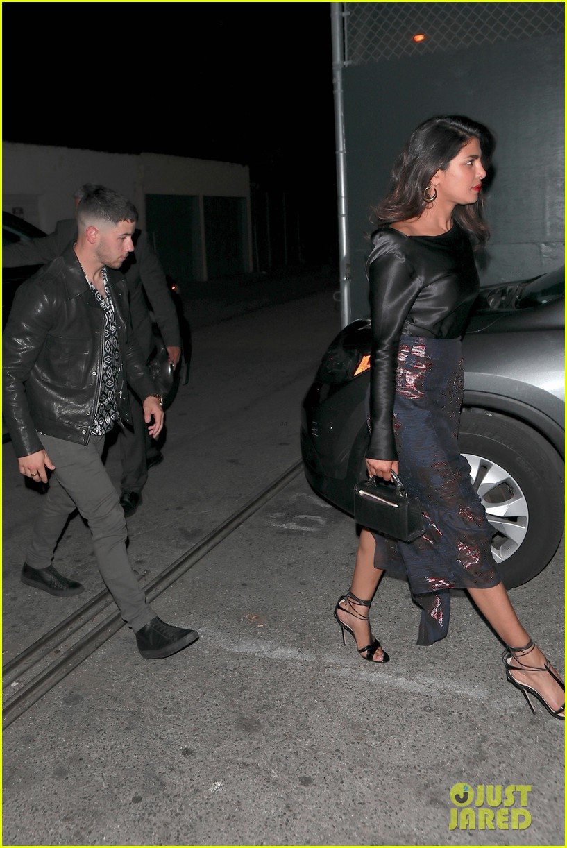 nick-jonas-priyanka-chopra-date-night-07.jpg