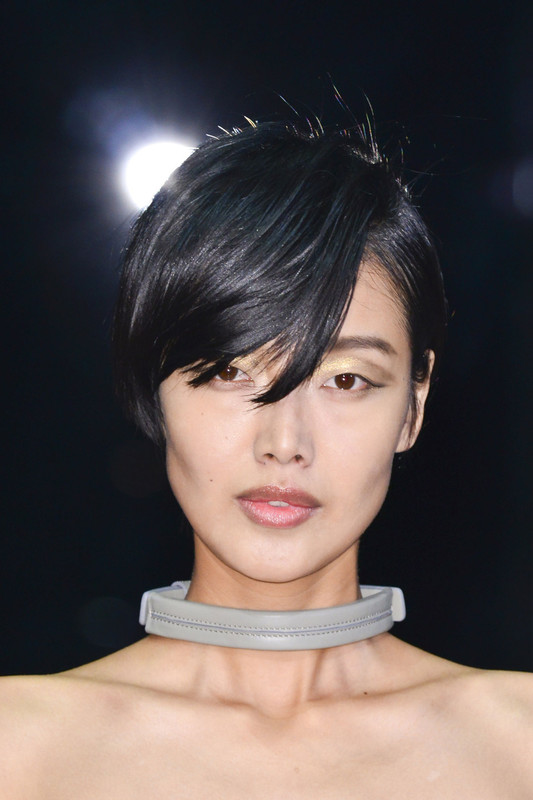 Emporio_Armani_Spring_2013_Details_OI6lxq4p78_Ix.jpg