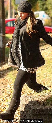 article-0-06E2100D000005DC-952_224x521.jpg