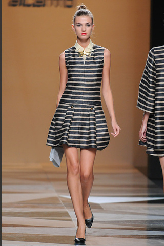 ailanto_pasarela_5901192_320x480.jpg