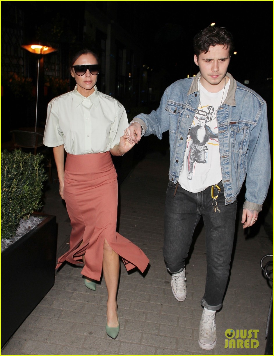 victoria-beckham-brooklyn-beckham-london-night-out-01.jpg