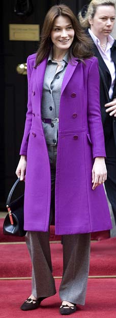 poseJONES2703_228x622.jpg