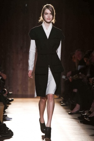 2012_03_02_10_28_06_roland_mouret_0219.jpg