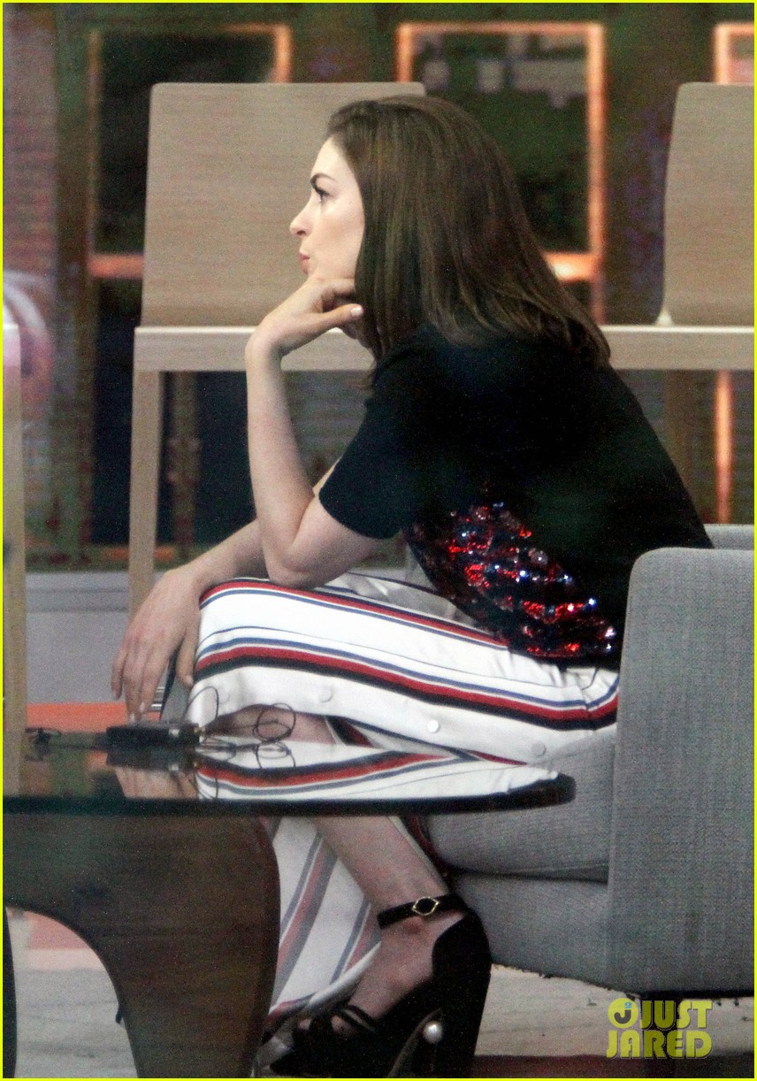 anne-hathaway-today-show-05.jpg