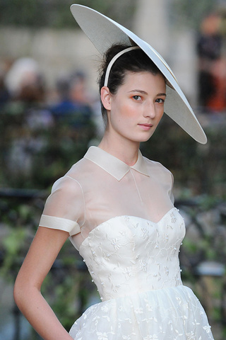 delpozo_detalles_291824695_320x480.jpg