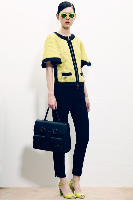 moschino06.jpg