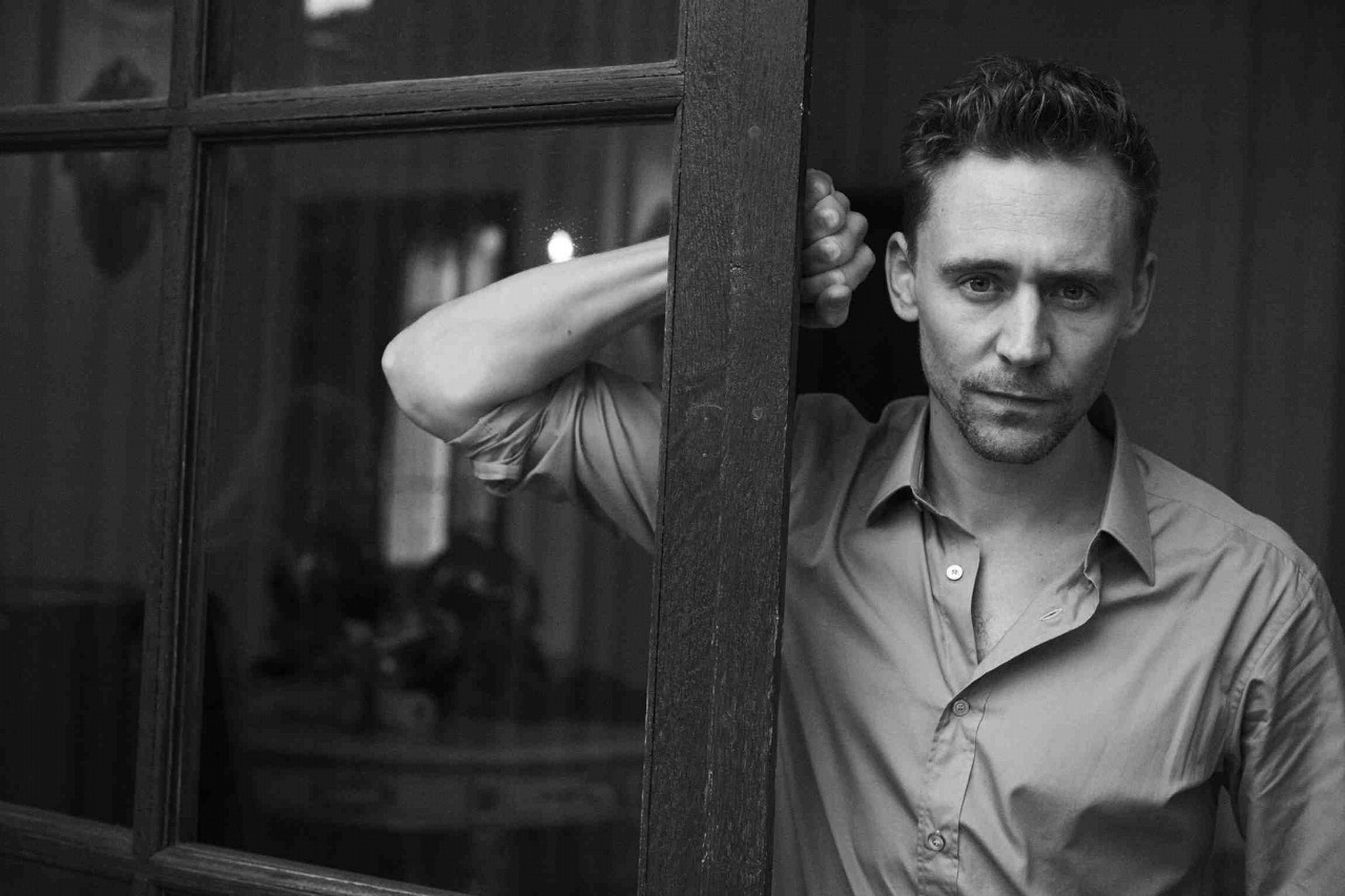 1118full-tom-hiddleston.jpg