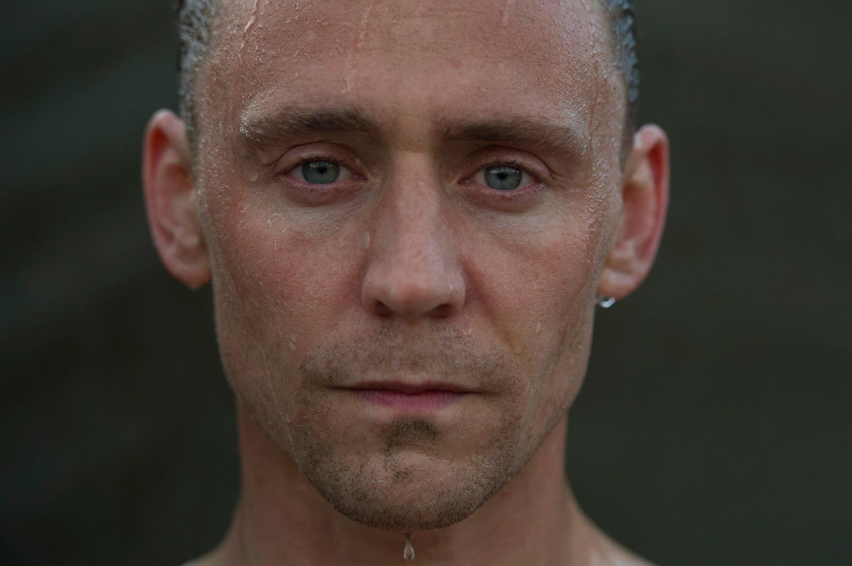 1118full-tom-hiddleston.jpg