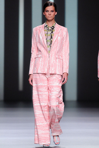martin_lamothe_pasarela_379886048_320x480.jpg