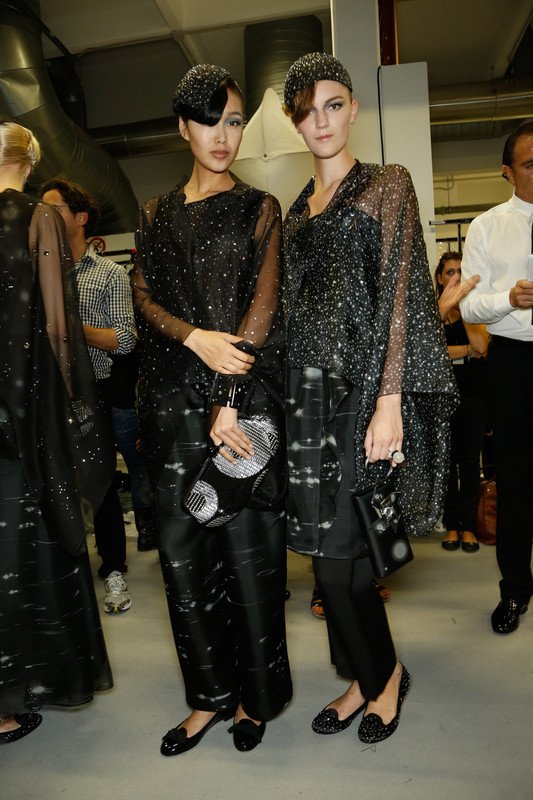 Giorgio_Armani_Spring_2013_Backstage_4_NWdu79t_DHd.jpg