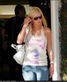 th_d2dae_normal_hiltons_shopping18.jpg