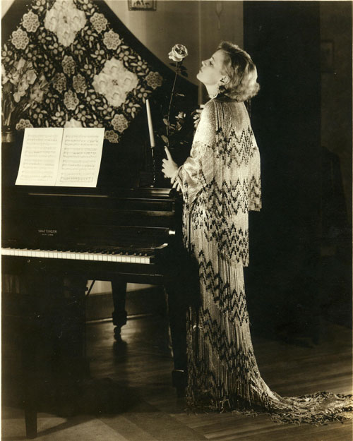 piano_and_rose_6.jpg