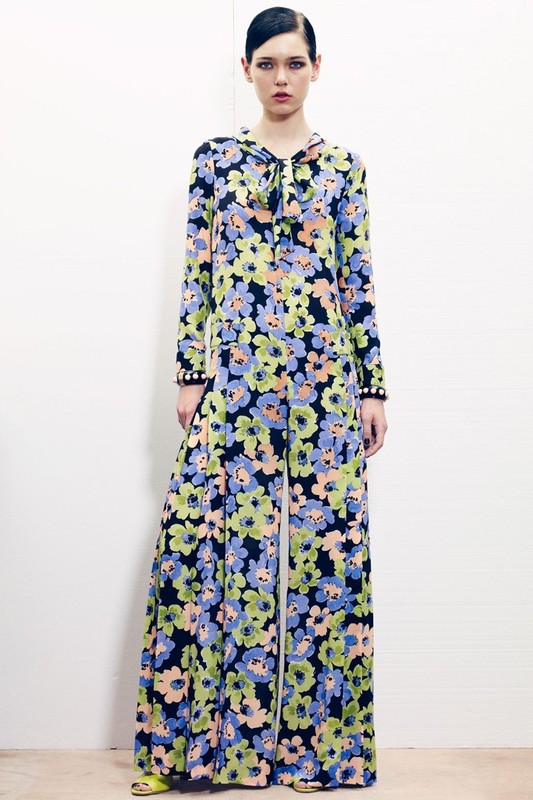 moschino01.jpg