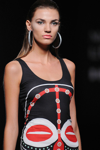maria_escote_detalles_512595062_320x480.jpg