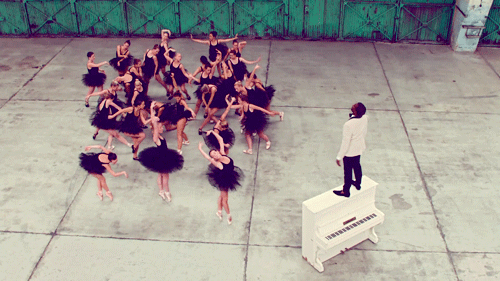 tumblr_ll9oi7Xe8i1qk6g9oo1_500.gif
