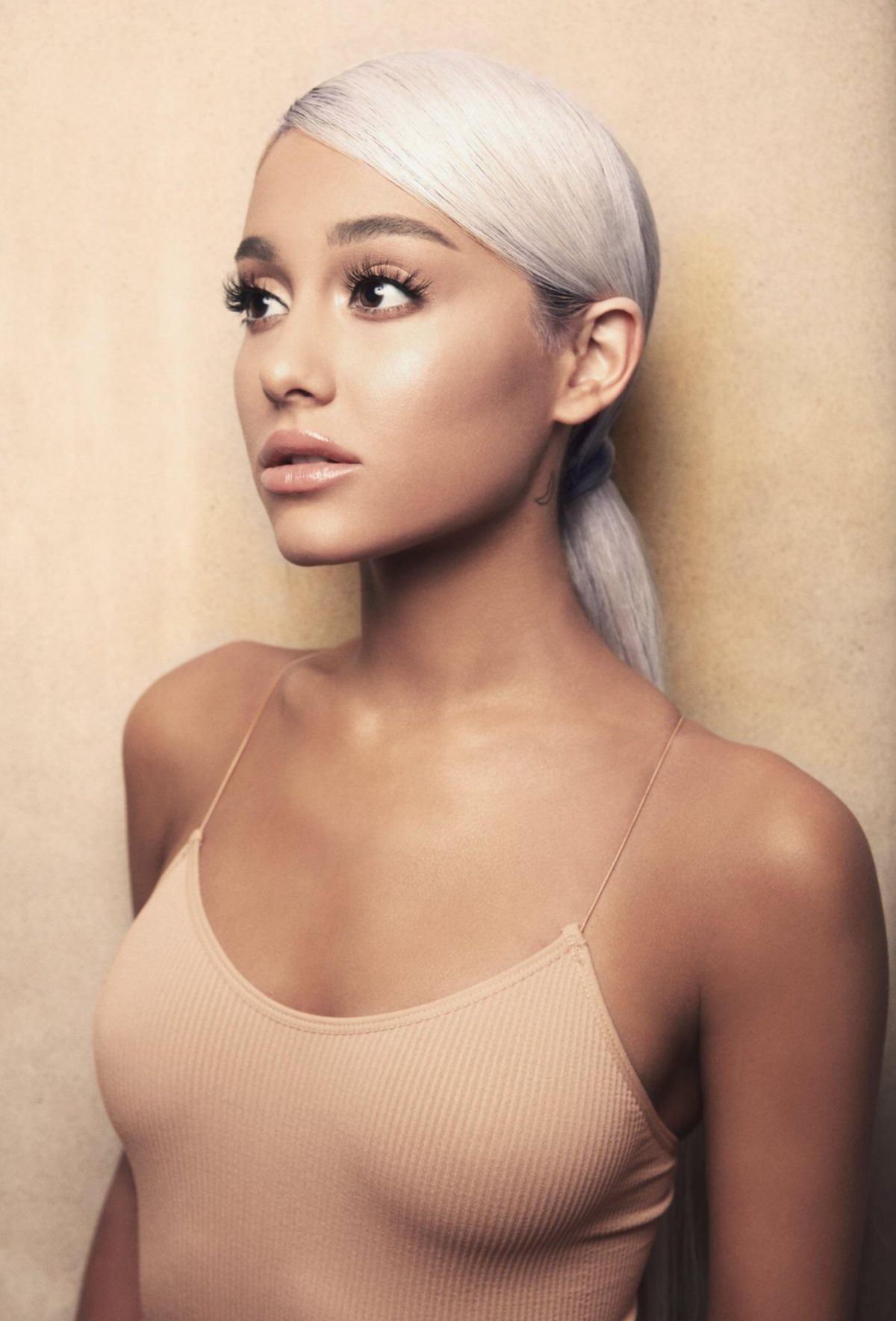 ariana-grande-sweetener-album-cover-2018-2.jpg