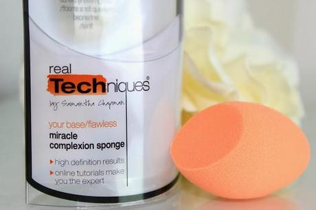 real-techniques-miracle-complexion-sponge-L-8aIAUx.jpeg