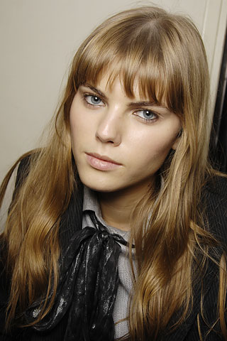 Maryna-Linchuk-hairtyle.jpg