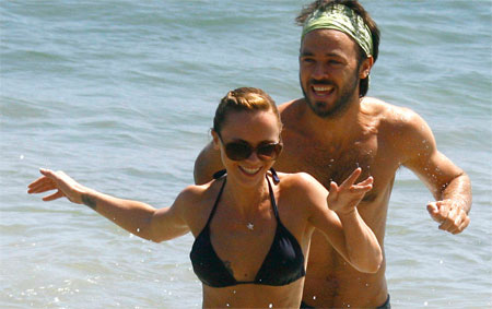 20080903-Christina_Ricci_Bikini_Beach_TOP.jpg