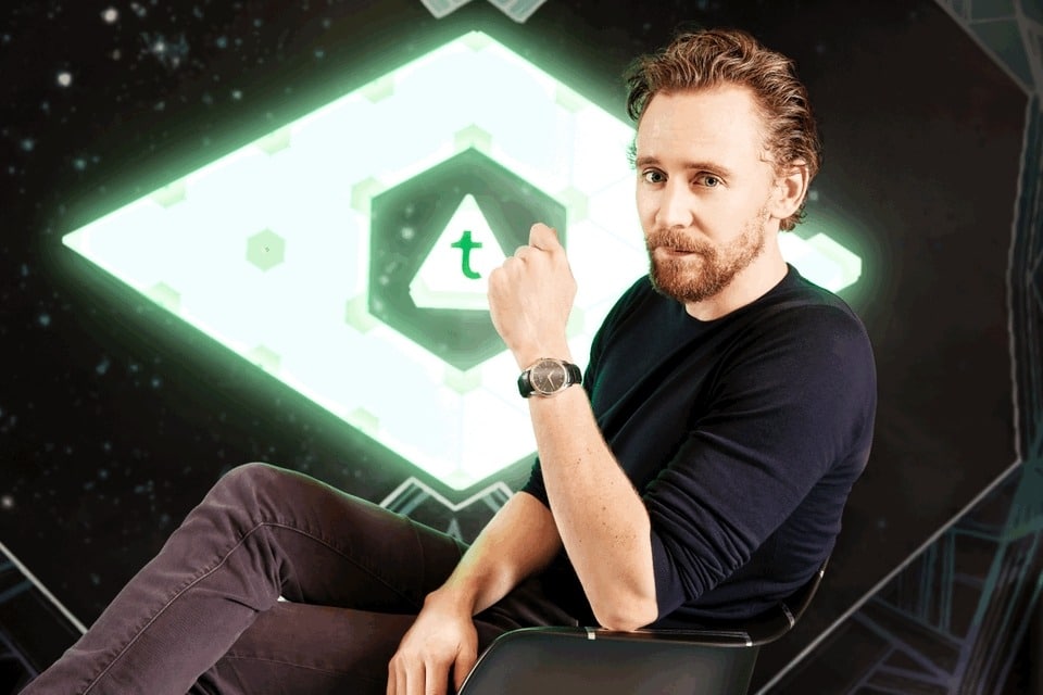 960full-tom-hiddleston.jpg