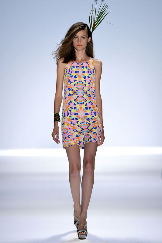 VIE6282_683x1024.jpg