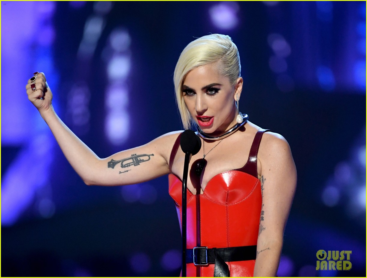 lady-gaga-mtv-movie-tv-awards-2018-22.jpg