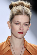 LUCA_LUCA_FALL_RTW_2011_BEAUTY_017_runway.jpg