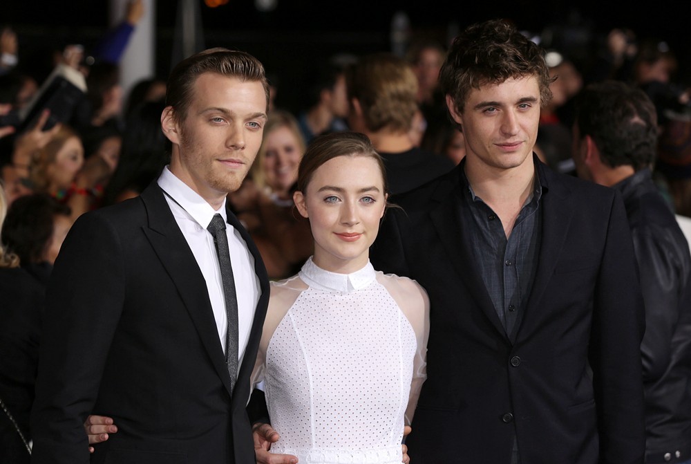 abel-ronan-irons-premiere-breaking-dawn-2-02.jpg