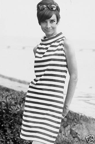 audrey-audrey-hepburn-11437247-329-500.jpg